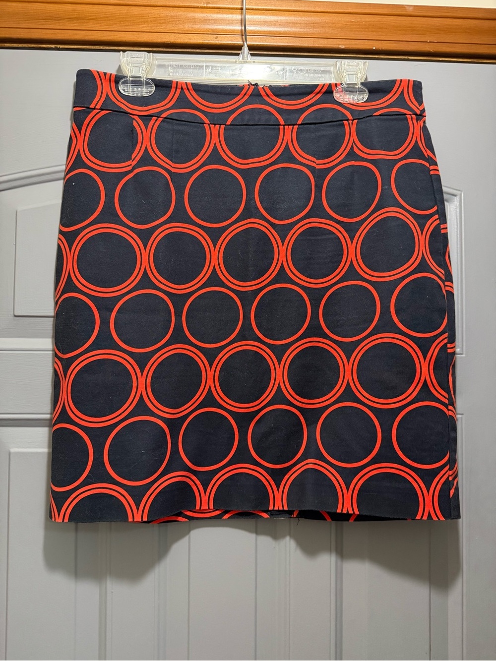 Banana Republic- Women’s Pencil Skirt with Circle Print (10) Navy/Rec